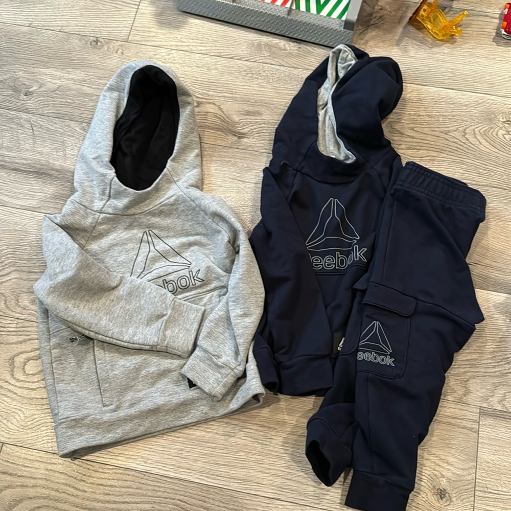 Reebok Set + extra hoody (2T toddler)